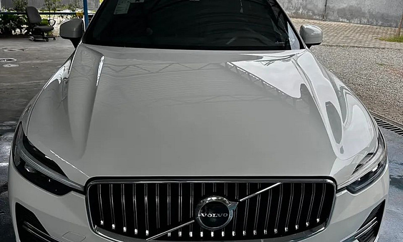 Volvo Xc-60 T-8 Plus...