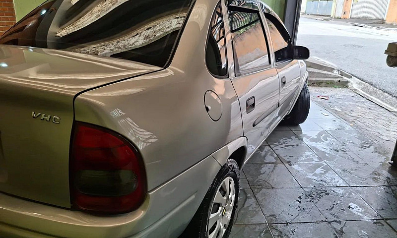Chevrolet Corsa Sed....