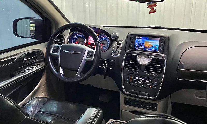 Chrysler Town & Coun...