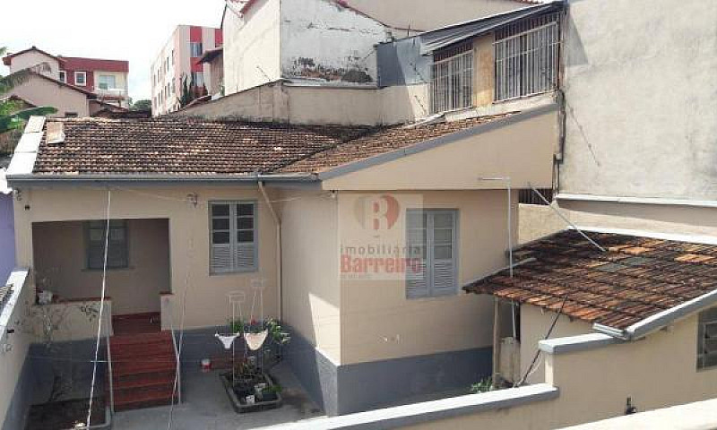 Casa Com 3 Quartos À...