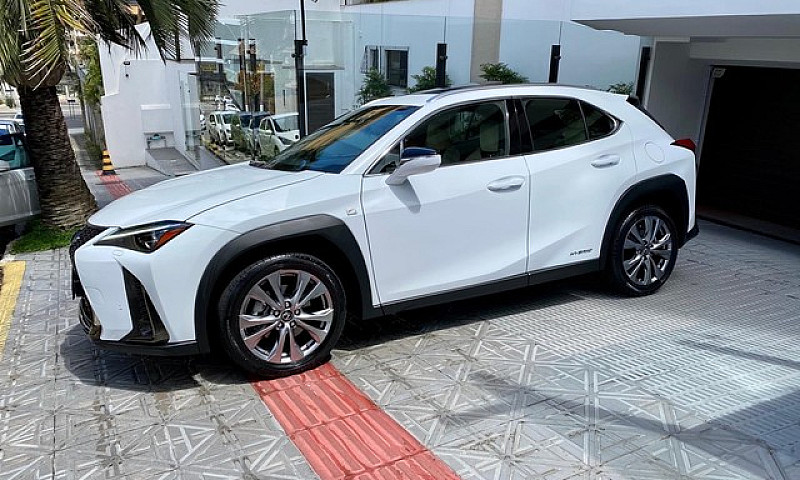 Lexus Ux-250H F-Spor...