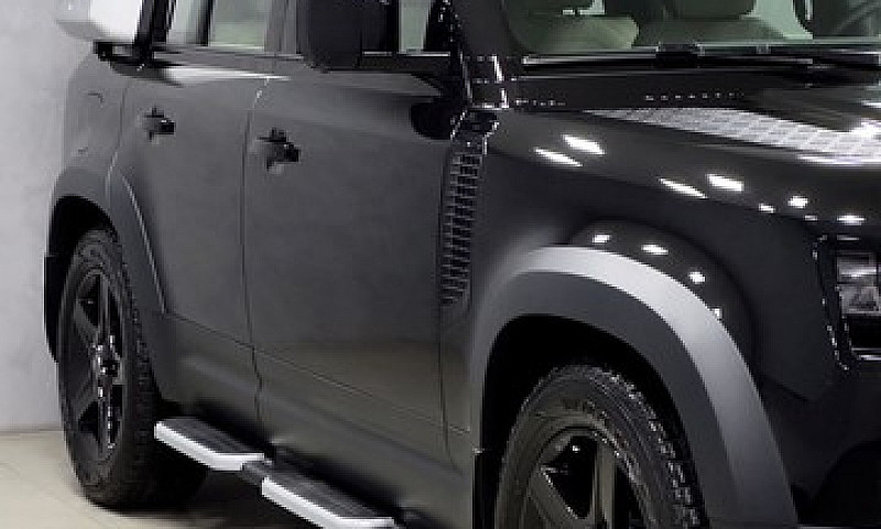 Land Rover Defender ...