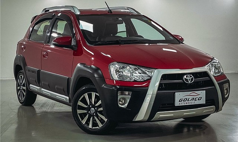 Toyota Etios Cross 2...
