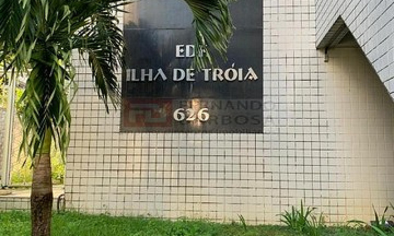 Edificio Ilha De Tró...