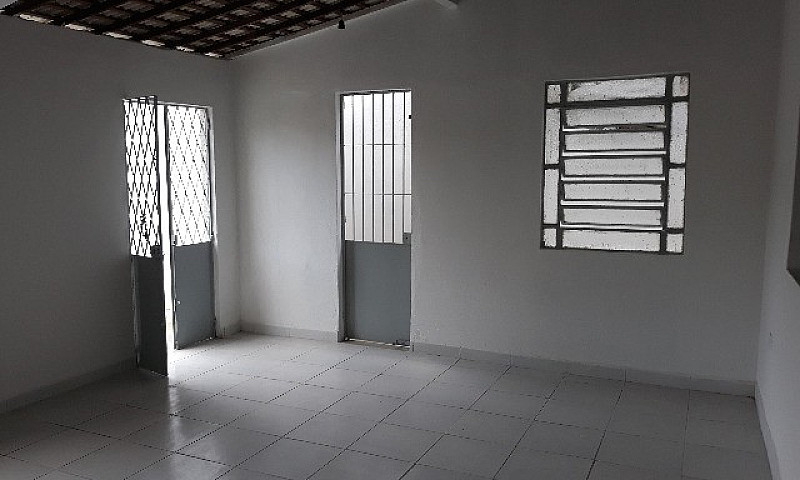 Casa No Barro Com 3 ...