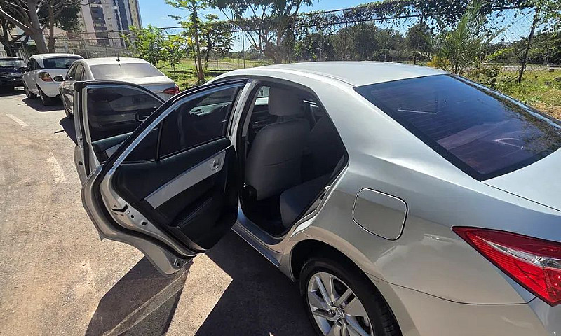 Toyota Corolla Gli 1...