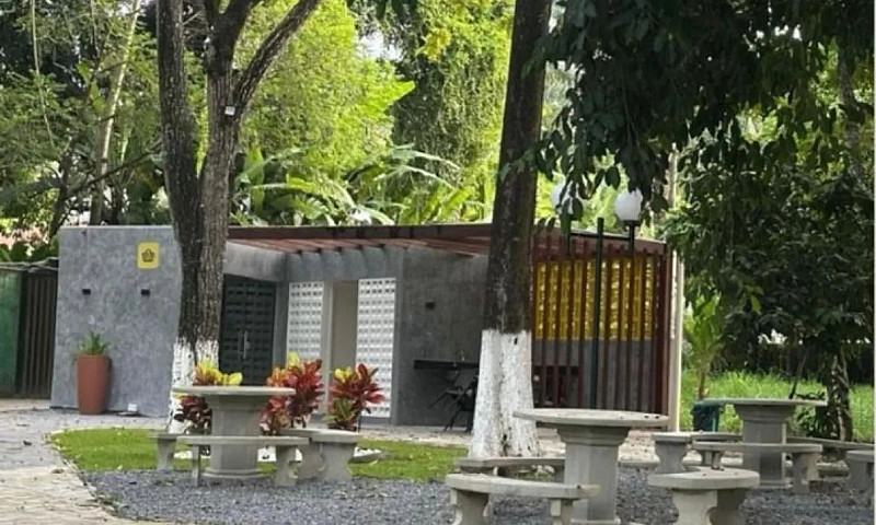 Casa Em Condomínio F...