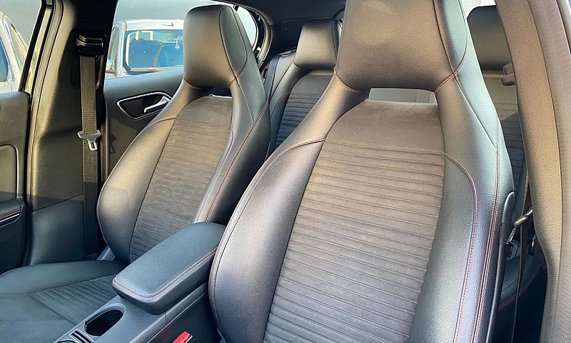 Mercedes-Benz Gla 25...