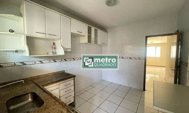 Casa Com 4 Dormitóri...