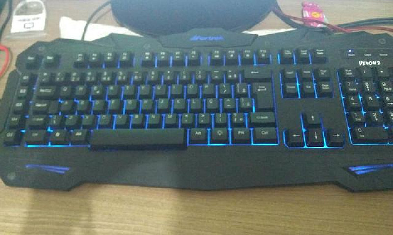 Teclado Gamer Mecâni...