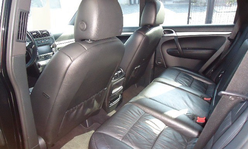 Porsche  Cayenne S 4...