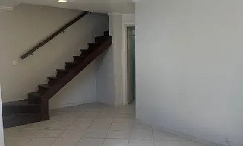 Casa De Condomínio P...