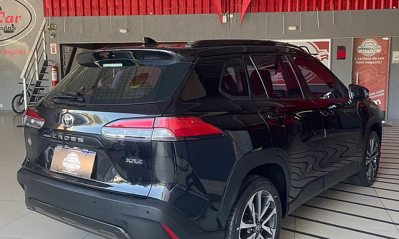 Toyota Corolla Cross...