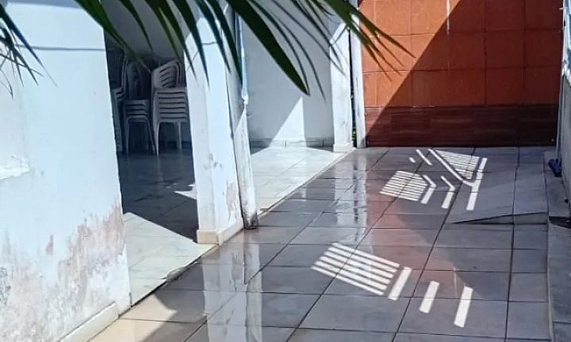 Casa De Três Quartos...