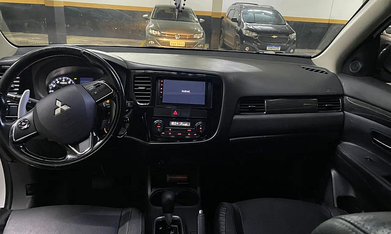 Mitsubishi Outlander...