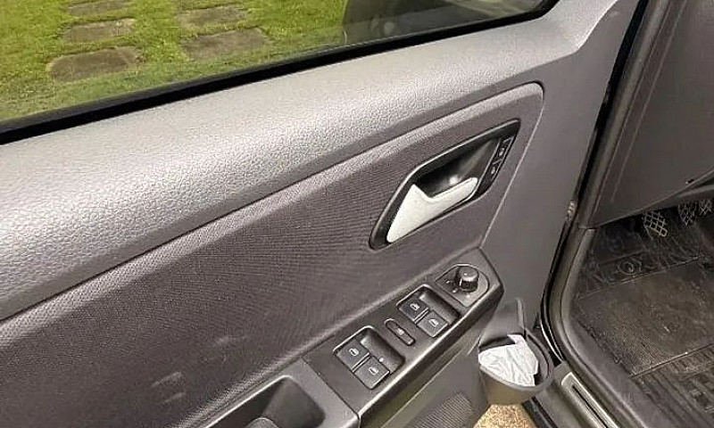 Volkswagen Fox 1.6 M...