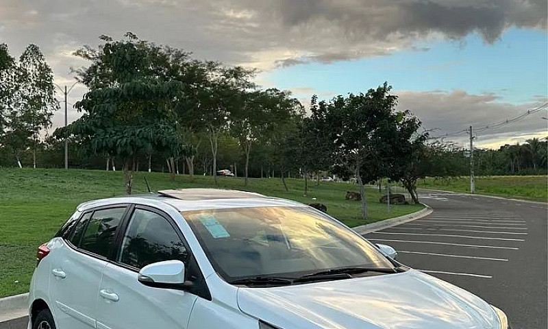 Toyota Yaris Xls 1.5...