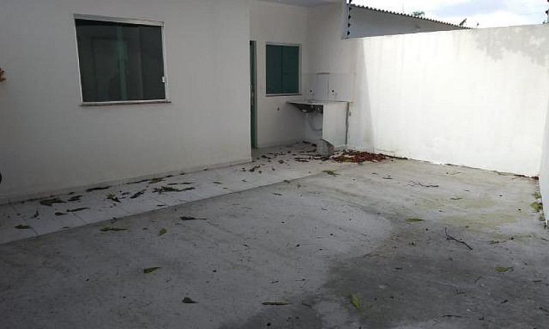 Ampla Casa No Manoa....