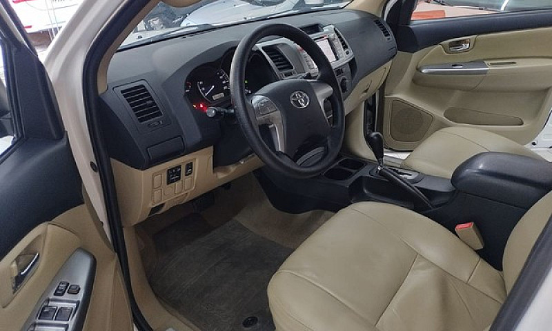 Hilux Sw4 Sr 4X2 2.7...
