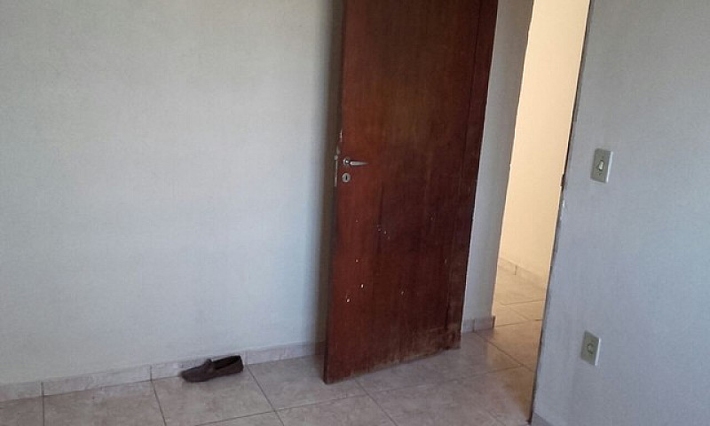 Aluga-Se Apartamento...