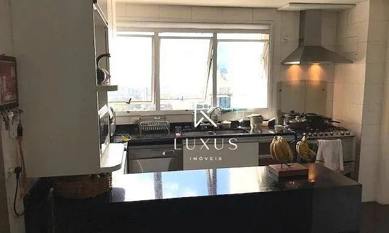 Apartamento 220 Metr...