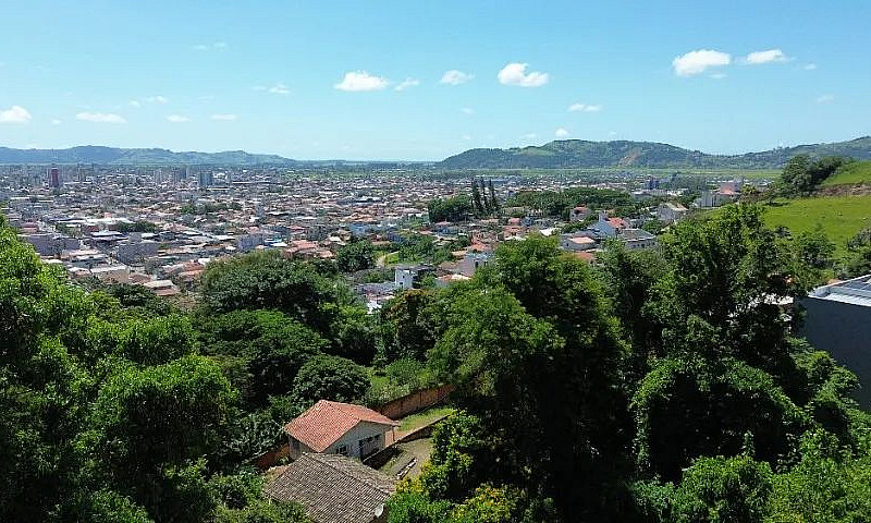 Casa Com Muito Espaç...