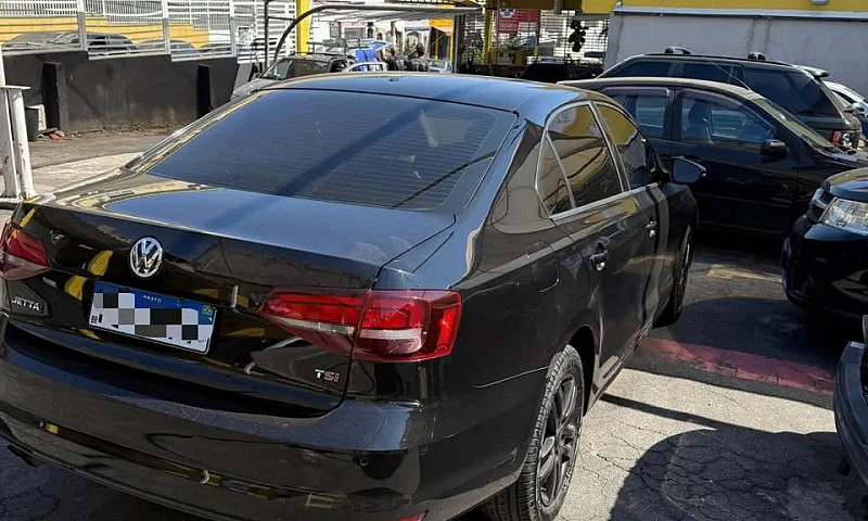 Volkswagen Jetta Com...