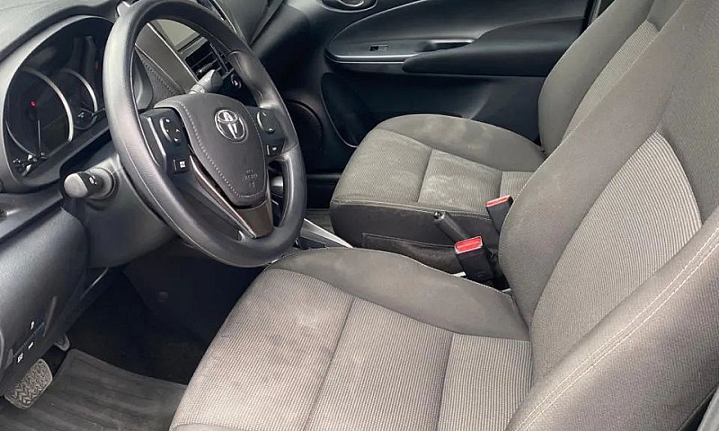 Toyota Yaris Xl Seda...
