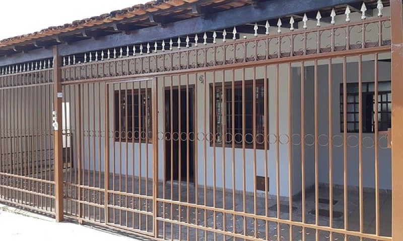 Aluga-Se Casa Na Qe ...