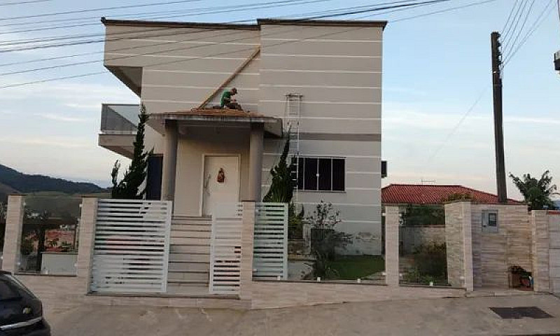 Mansão Em Antônio Ca...