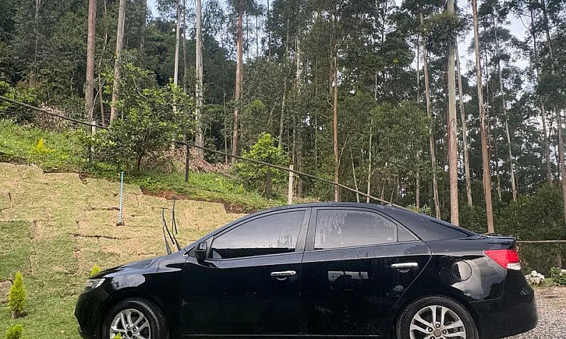 Kia Motors Cerato 1....