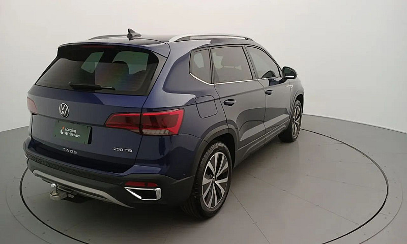 Volkswagen Taos 2023...