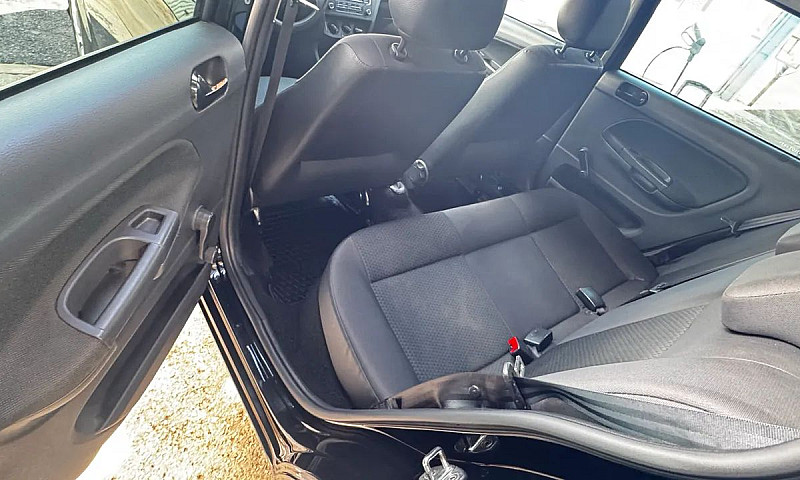 Volkswagen Voyage 1....