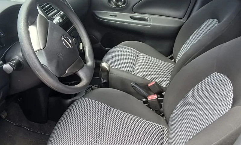 Nissan March S 1.0 1...