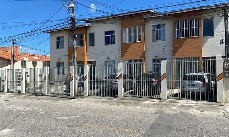 Aluga-Se Casa...