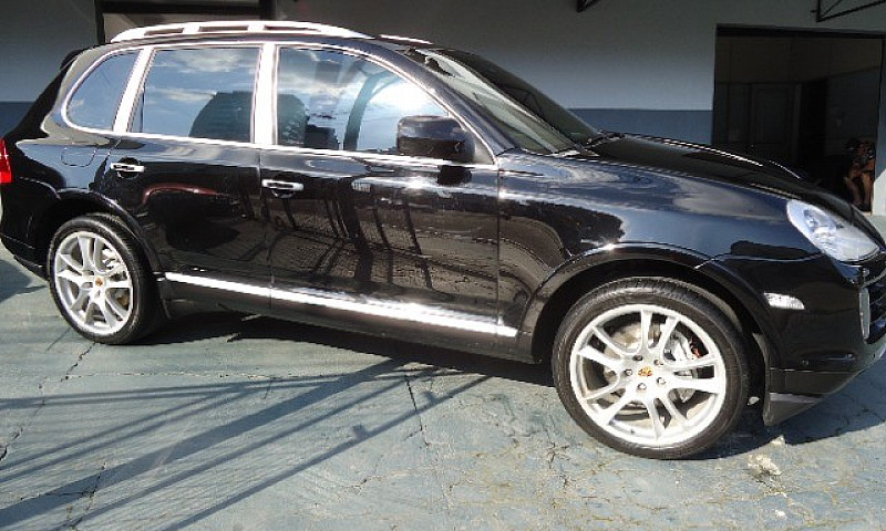 Porsche  Cayenne S 4...