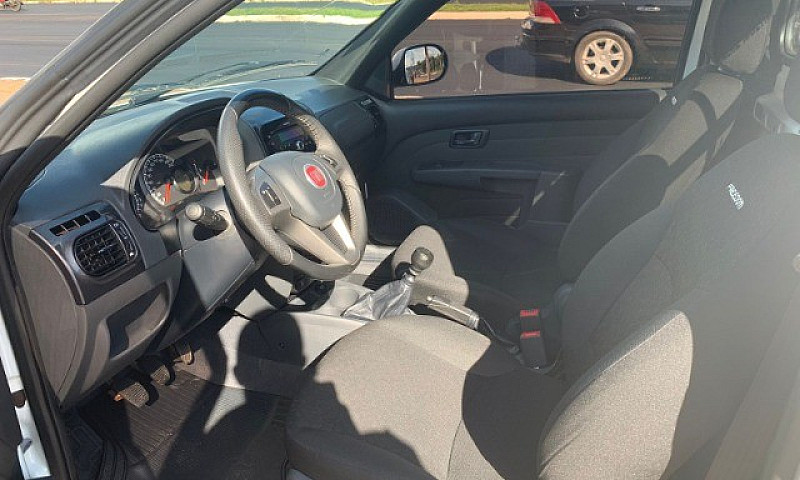Fiat/Strada 1.4 Cs F...