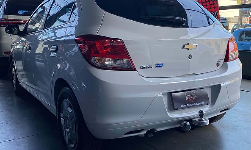 Chevrolet Onix Hatch...