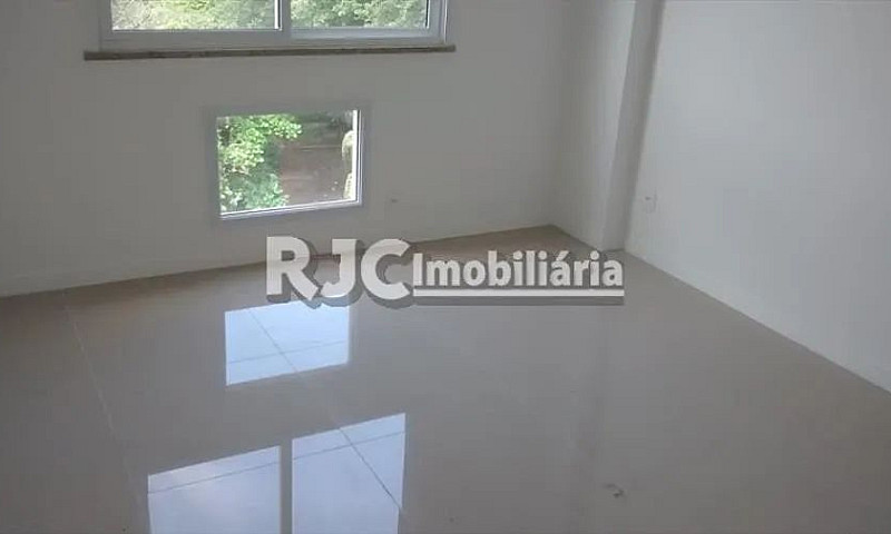Apartamento De 81 Me...