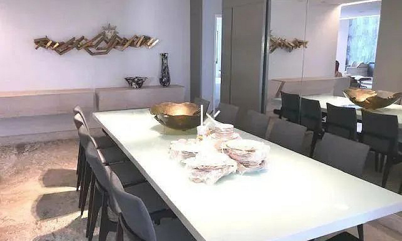 Apartamento 220 Metr...
