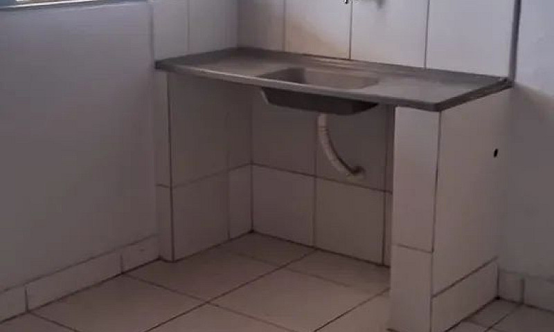 Alugo Casa 1Q Jardim...