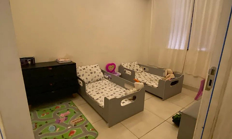 ? Aluga-Se Casa Em I...