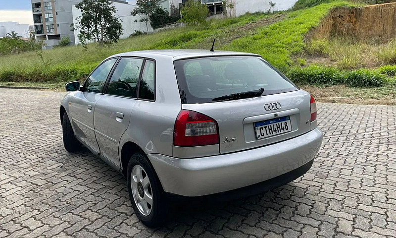 Audi A3 1.8 5P Mec. ...