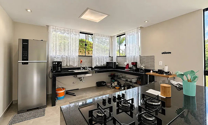 Casa Com 3 Dormitóri...