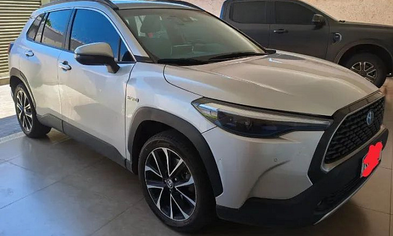Toyota Corolla Cross...
