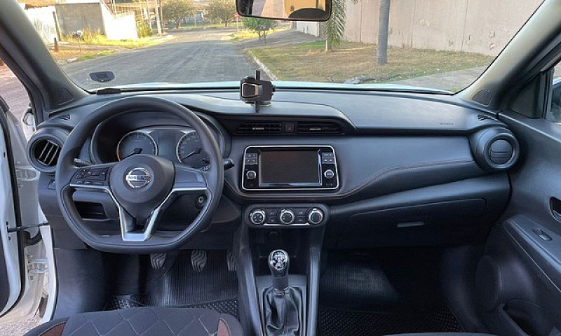 Nissan Kicks Manual ...