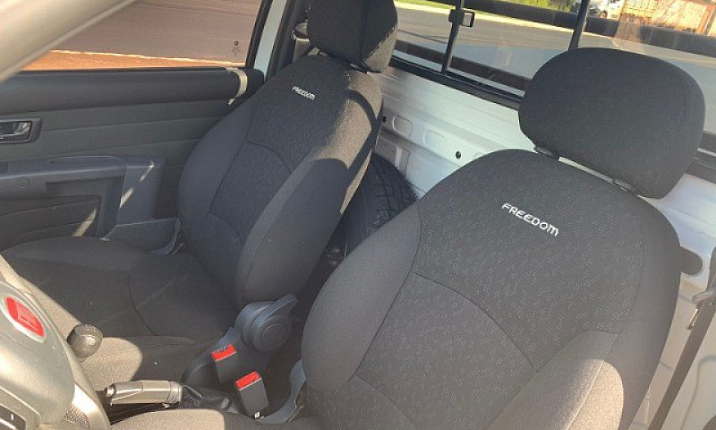 Fiat/Strada 1.4 Cs F...