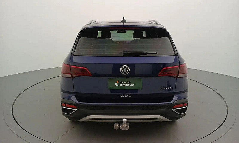 Volkswagen Taos 2023...
