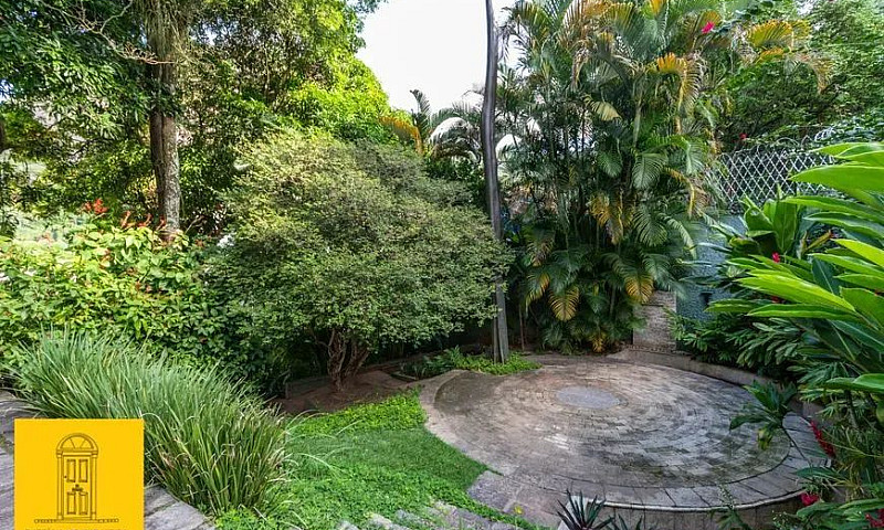 Casa Com Jardim E Vi...