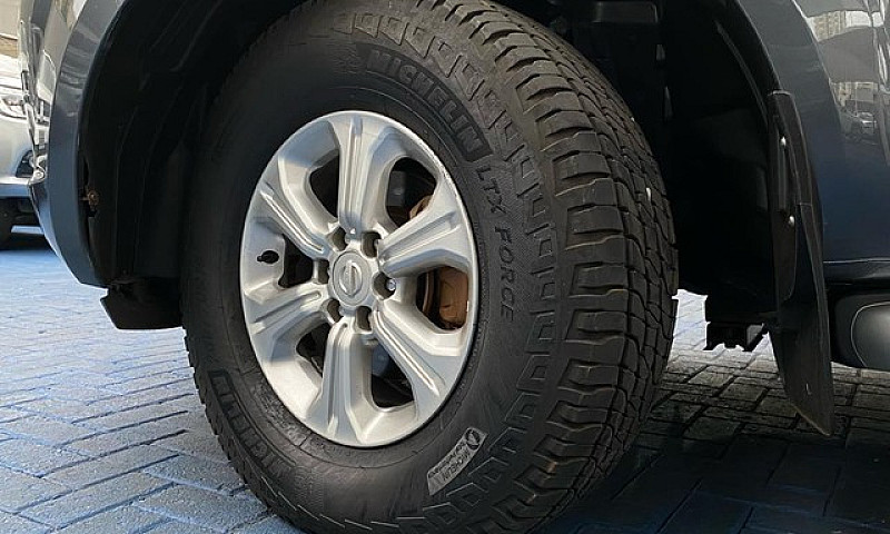 Nissan Frontier 2.3 ...